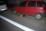 Spolujazdec dostal z policajtov strach a vyhodil z auta ukryté drogy