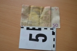 Platili falošnými peniazmi, skončili vo väzbe