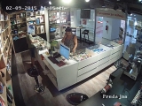 Polícia pátra po žene, ktorá je podozrivá z podvodu