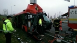 Pri dopravnej nehode autobusu mestskej hromadnej dopravy sa zranilo 10 osôb