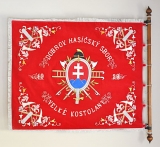 Slávnostné žehnanie novej hasičskej zástavy DHZ obce Veľké Kostoľany