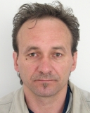 Policajti z Považskej Bystrice žiadajú občanov o pomoc pri pátraní po  hľadanej osobe.