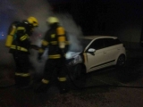 Nočný požiar osobného vozidla vo Vrbovom
