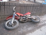     Pri jazde pod vplyvom alkoholu zrazil vodič motocykla tri deti