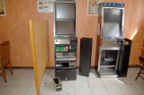Mladý muž sa vlámal do baru a potom vylomil aj výherný automat 
