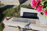 Traja chlapci poškodili na cintoríne 15 hrobov
