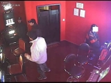 Polícia žiada verejnosť o pomoc pri stotožnení podozrivých mužov