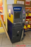 Neúspešný pokus o krádež bankomatu v Sládkovičove - AKTUALIZOVANÉ pridané fotografie