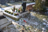 Chlapci sa nevhodne zabávali na cintoríne