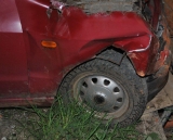 Vozidlo narazilo do rodinného domu   